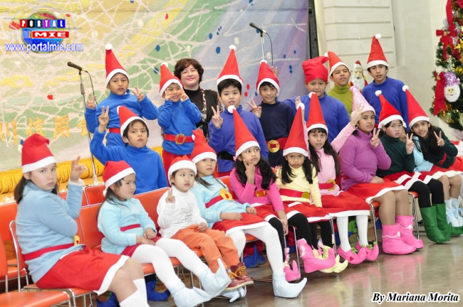 El curso de español a cargo de Esperanza Hirano (líder de Pecla), presentó una obra teatral “Navidad en el Polo Norte”
