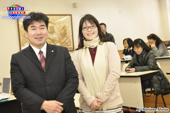 Expositor Fumio Shimamura acompañado de la Vice Presidenta de NPO-ABT Guida Suzuki